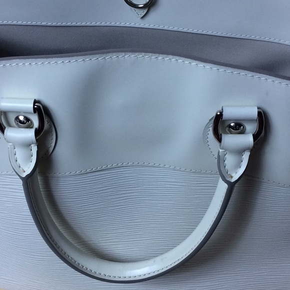 Preowned Louis Vuitton Passy Epi Leather Handbag - Picture 7 of 8